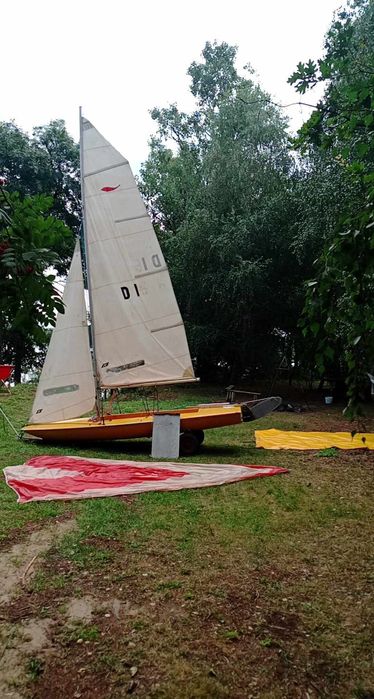 Żaglówka (nie 420 470)