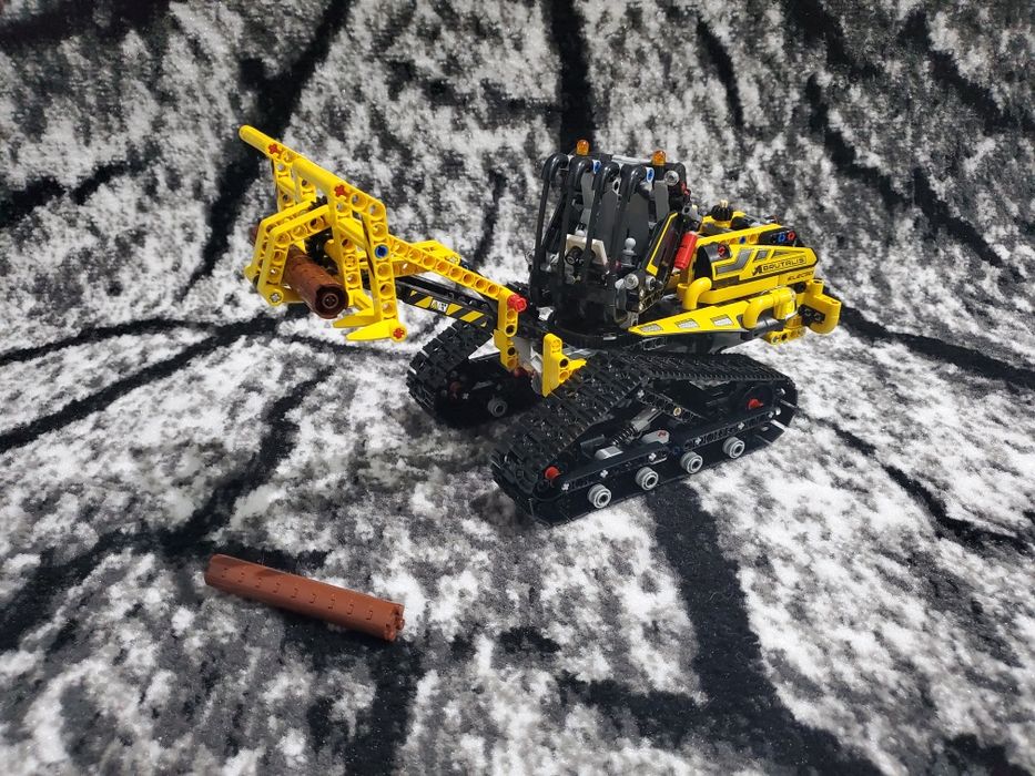 Lego Technic 42094 Koparka Gąsienicowa do Drewna
