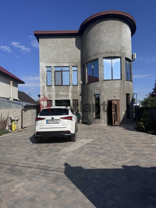 Продам дом в Малиновском районе с ремонтом 177м2-270000у.е