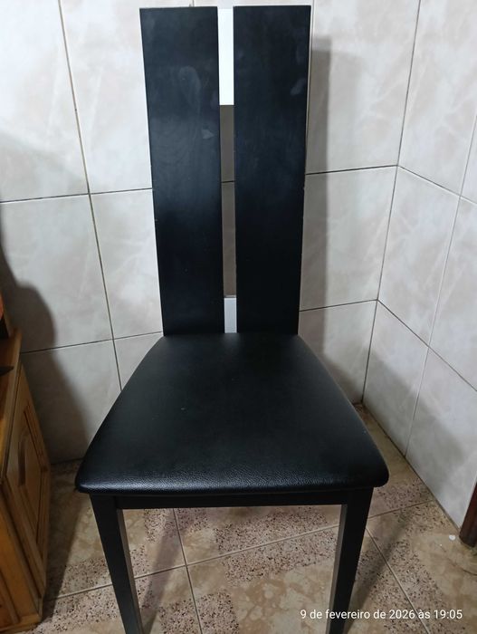 Mesa com cadeiras