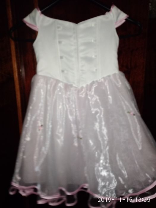 Продам платья на выпускной