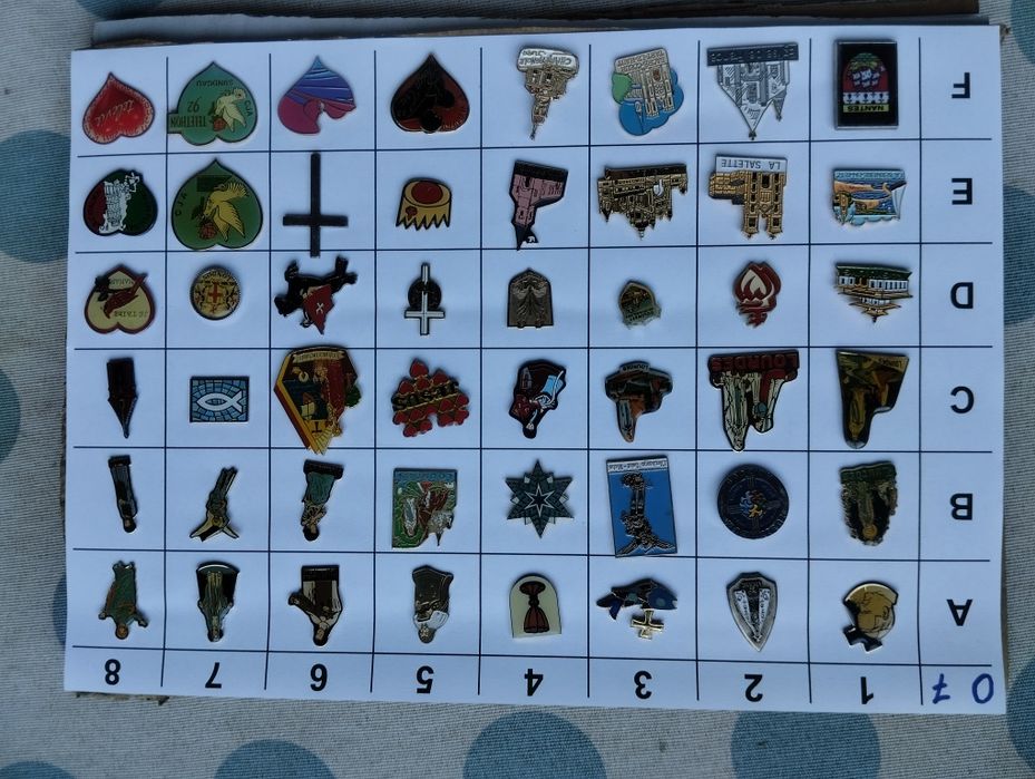 (O) Pins de vários temas