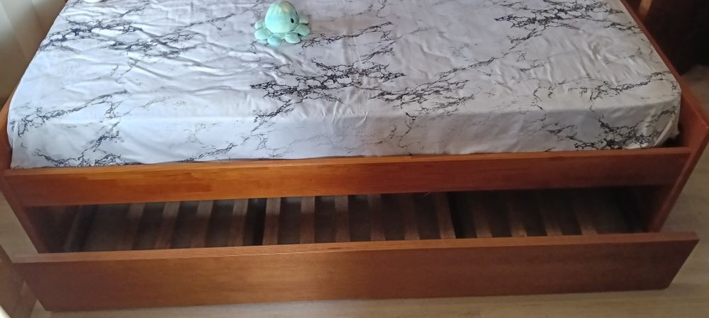 Vendo móvel de quarto de solteiro.