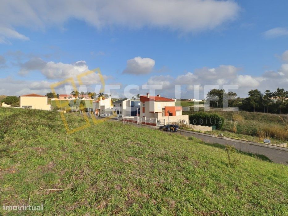 Terreno URBANO com 440 m2 - possibilidade construção MORADIA até 2 ... — A Dos Cunhados E Maceira, Lisboa