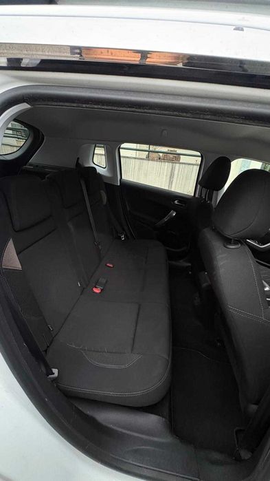PEUGEOT 2008 1.2 PureTech 82 style(2015)