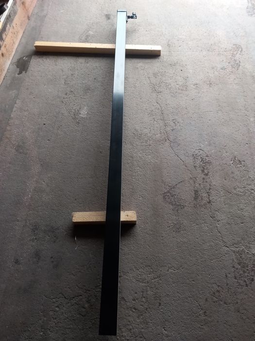 Słupek do bramy przesuwnej przelotowy