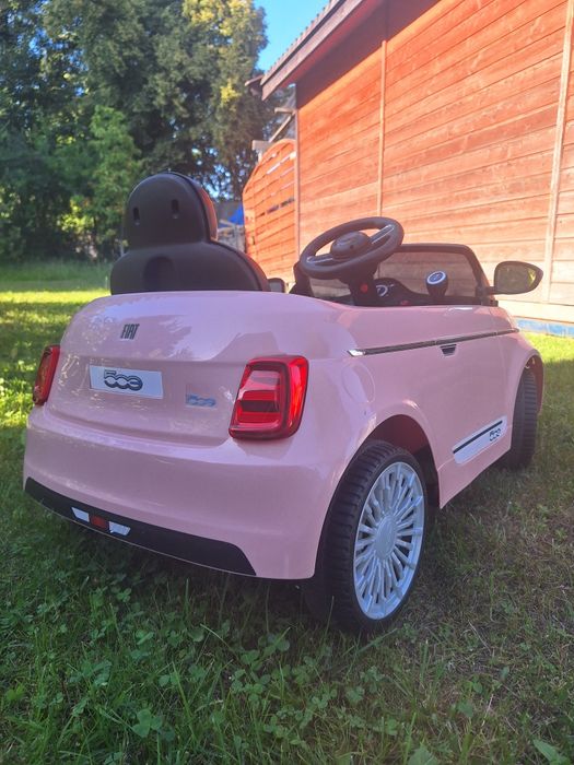 Auto na akumulator różowy fiat 500