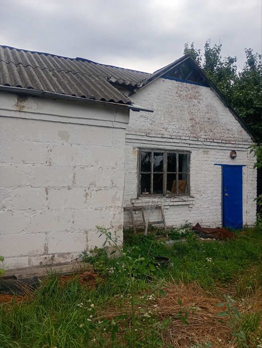 продам пів будинку в селі Саливонки Білоцерківський р-н Київська обл