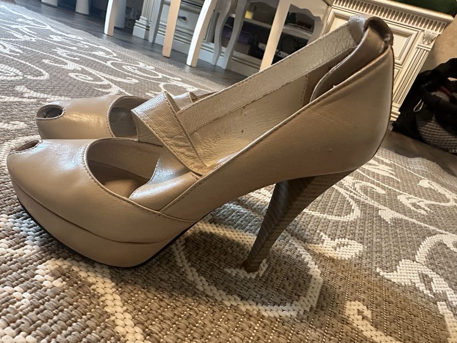 Босоніжки 38 розмір