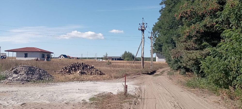 Лютіж під лісом 12 соток під забудову