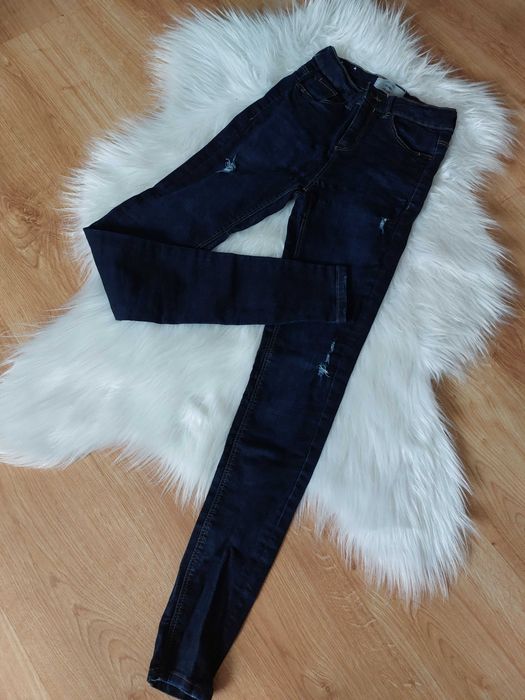 Spodnie jeansy xs s m wysoki stan przetarcia dziury skinny rurki