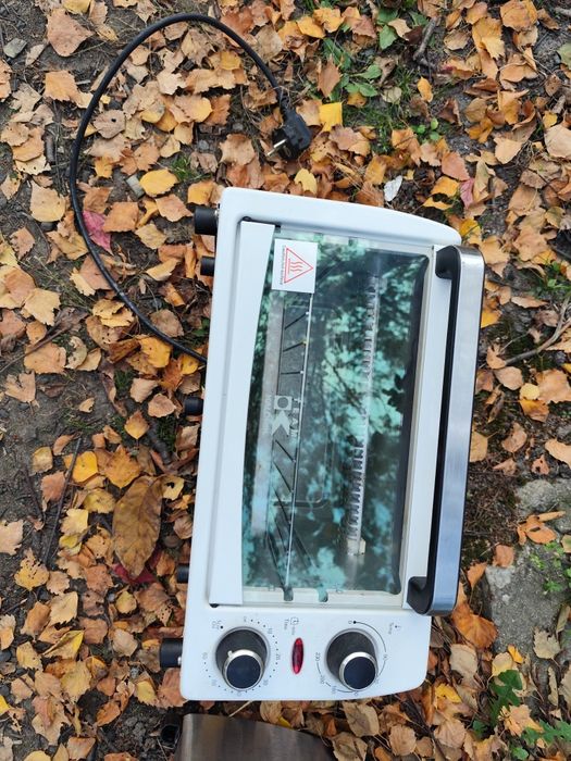 Mini piekarnik elektryczny