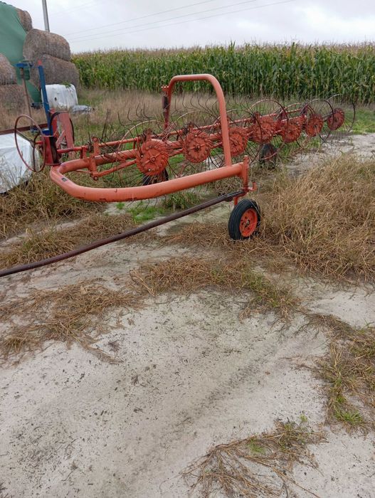 Prasa John Deere 590