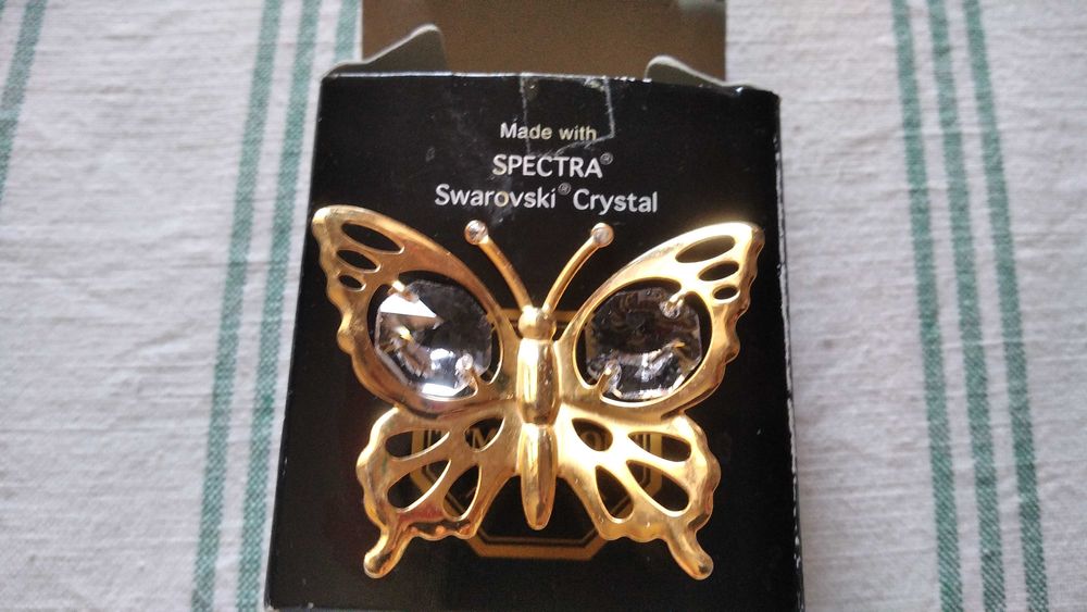 Продам новую бабочку Сваровски магнит холодильник. Фигурка на магните
