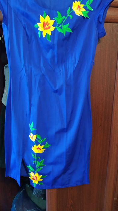 Продам сукню нову