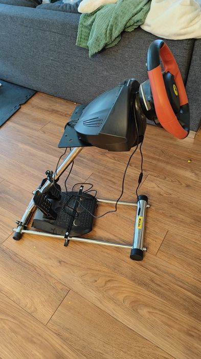 Kierownica ferrari thrustmaster + stojak