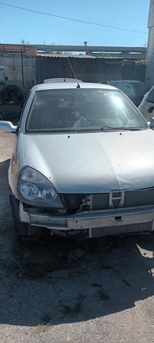 Продам  запчастини до Рено Clio 2 2006 р