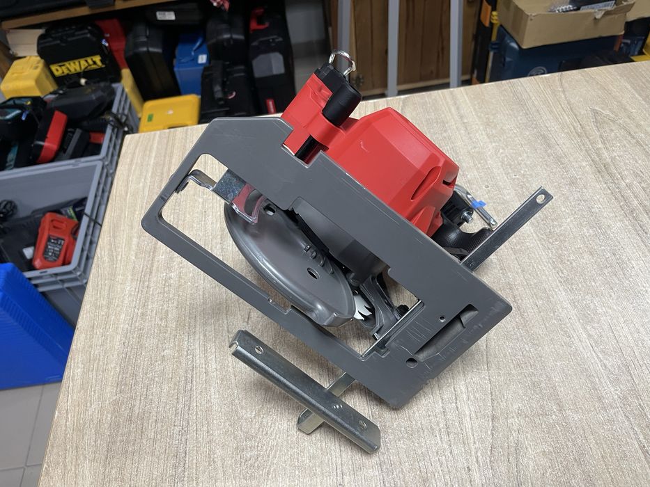 Milwaukee M18 FCS552 / безщіткова дискова пила Мілвокі 18V 165mm