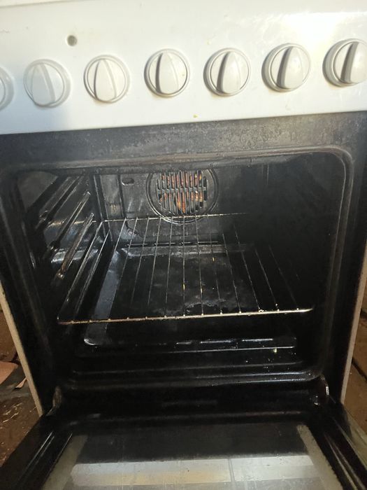 Продам газову плитку indesit
