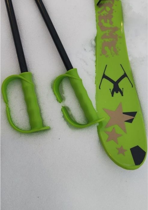 Nartki na buty / narty dziecięce 90cm + kijki + GRATIS kask narciarski