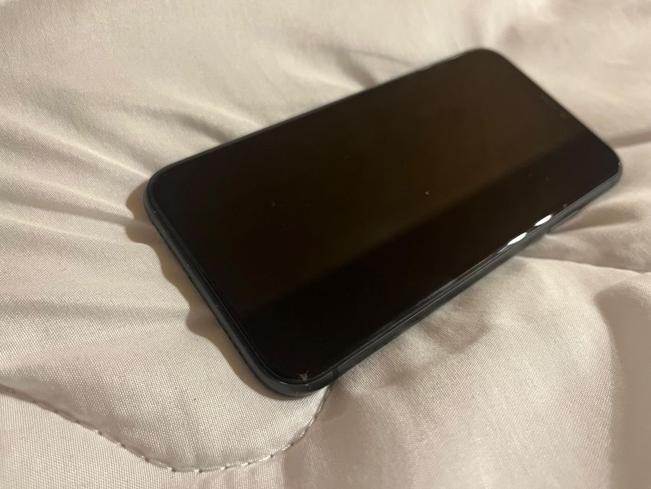 Iphone 11 64 gb ciemny