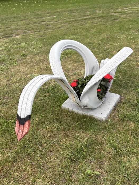 Ozdoba na ogród Łabędź