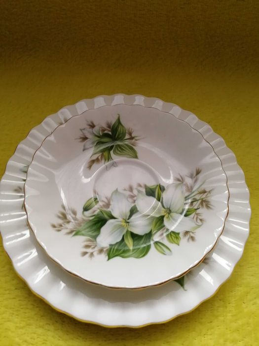Talerz Royal Albert trillium
