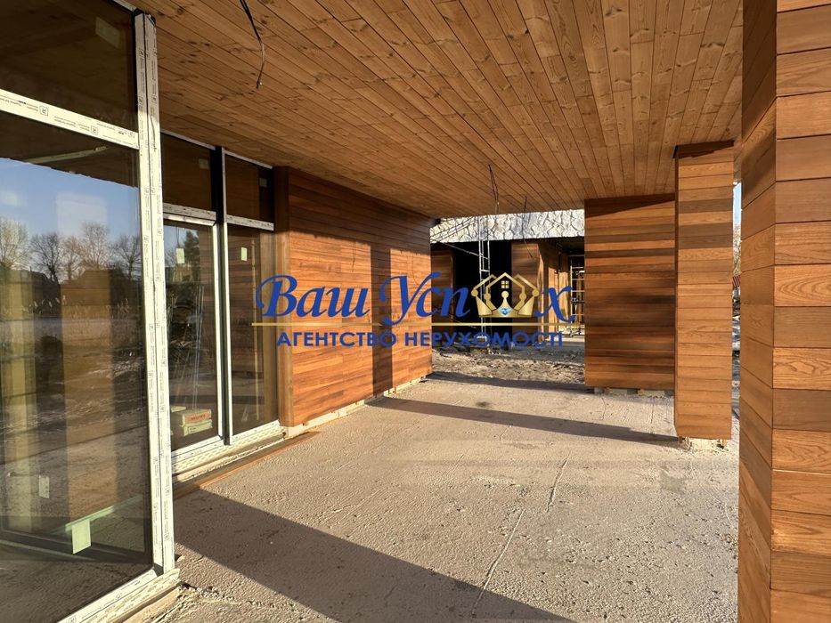 Продажа современного дома в  селе Козин с выходом на реку.