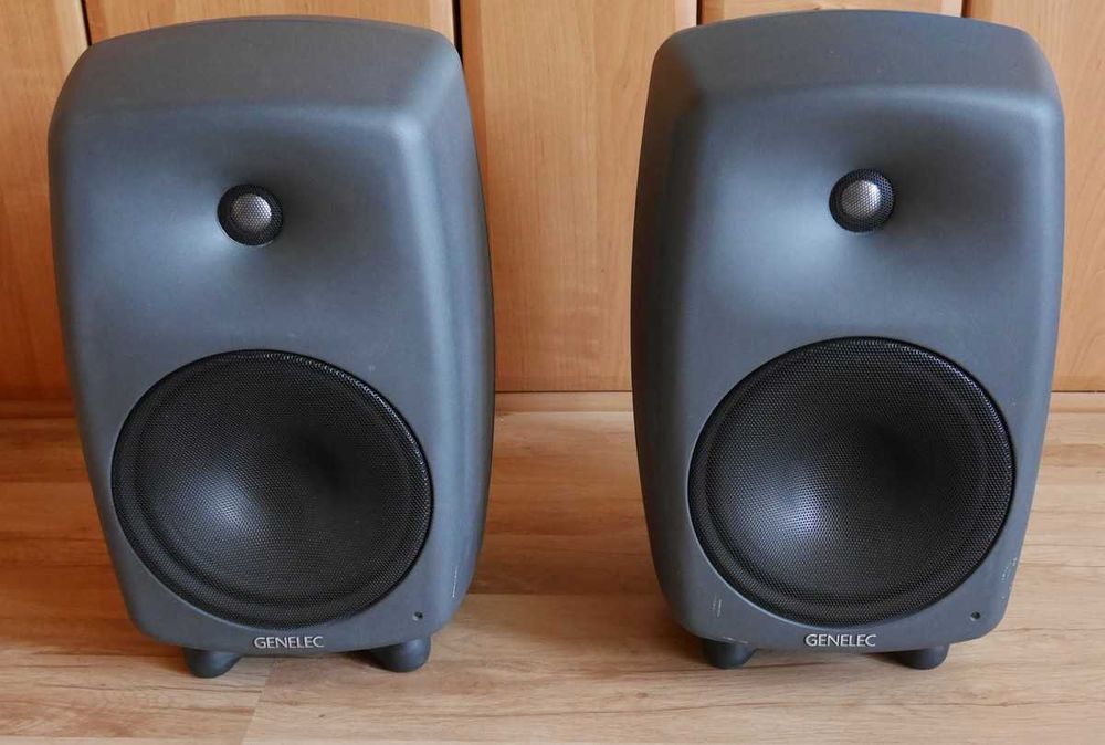 Monitory studyjne Genelec 8250A SAM, kolumny