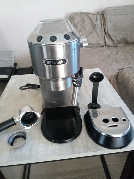 Ріжкова кавоварка DeLonghi EC 685 W