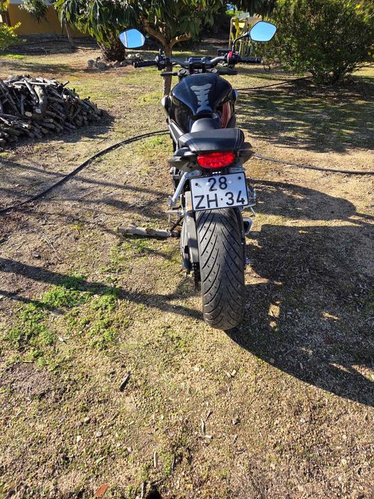 Mota como nova sempre de garagem