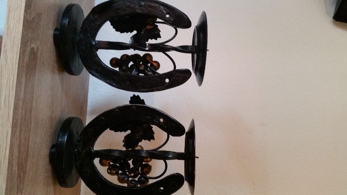 castiçais en ferro fojado tardiçao suiza cachos de uvas