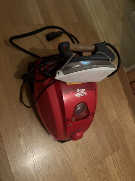 Mesa de centro e caldeira a vapor