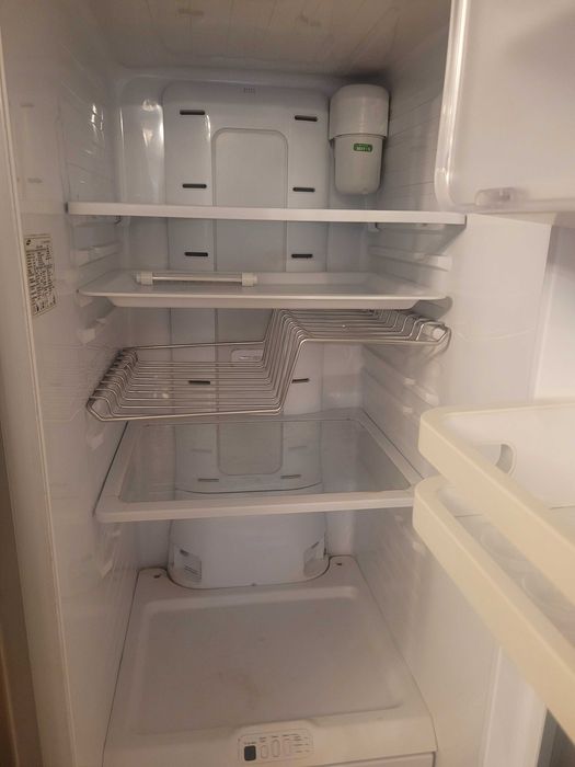 Sprzedam lodówkę – do naprawy lub na części