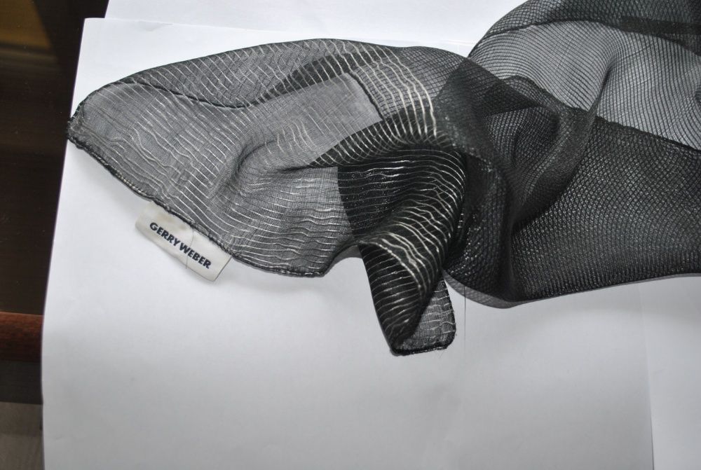 Szal czarny firmy Gerry Weber