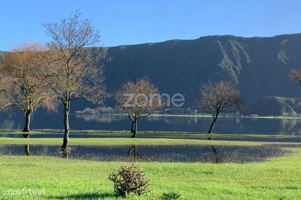 Propriedade Singular na Lagoa das Sete Cidades
