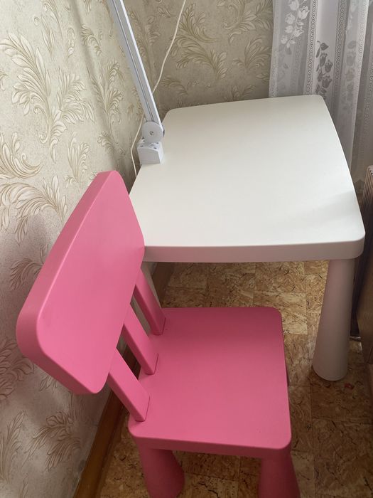 Стіл та стільчик Ikea