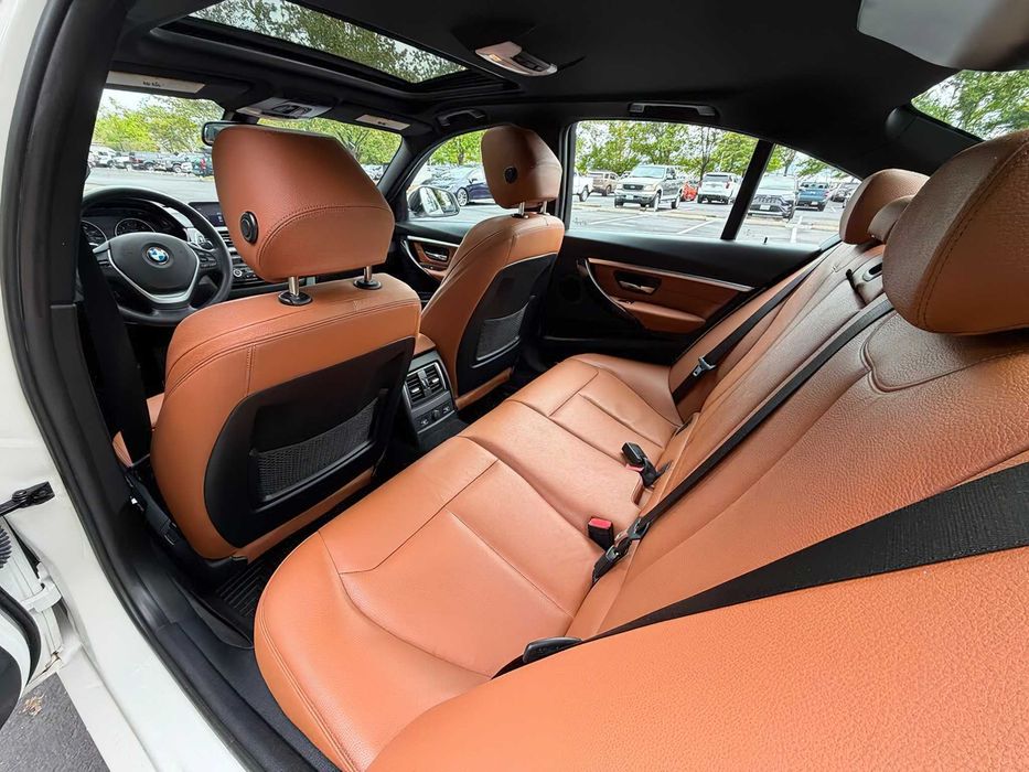 BMW 330i      2017