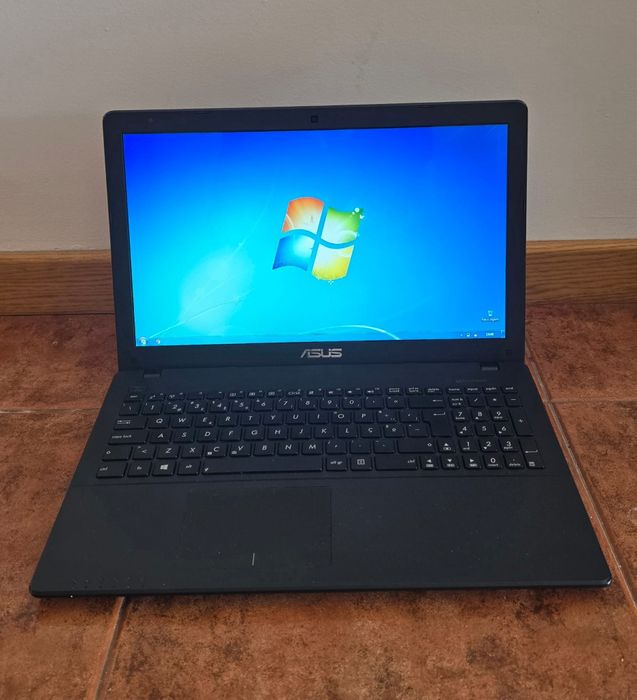 Portátil ASUS X550LD – Intel Core i3 – 4 GB RAM