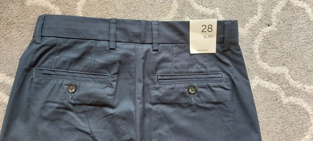 Nowe Reserved chinosy wizytowe 28 slim