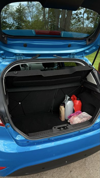 Ford Fiesta 1.6 бензин | 2013 | яскравий синій колір