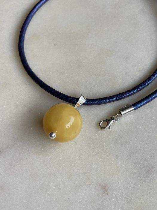 Naszyjnik choker obroża z kulką bursztynową