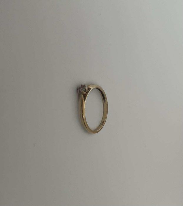 Pierścionek złoty Apart