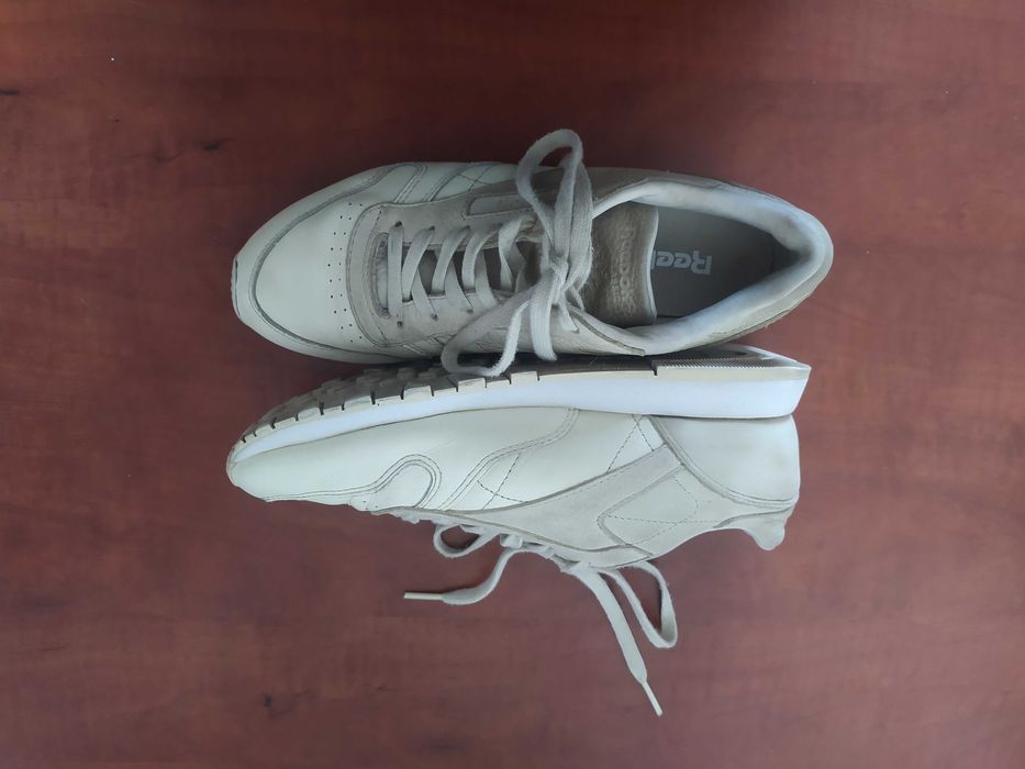 Buty damskie 37,5 Reebok classic leather beżowe BD3105