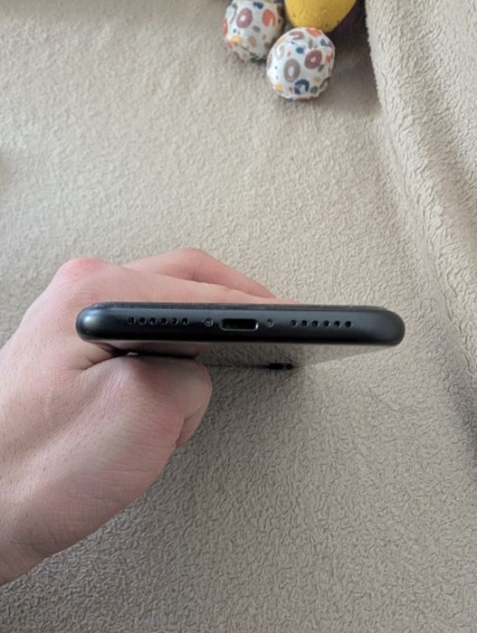 Apple  iPhone XR
