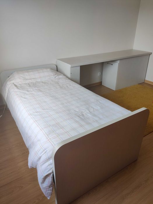 Conjunto cama e secretária