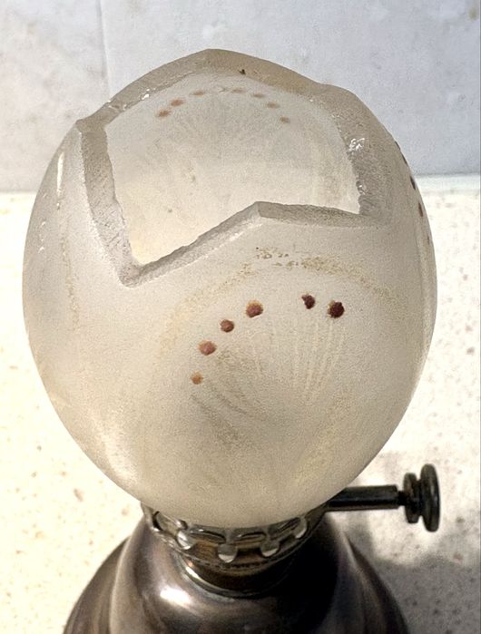 Pequeno invulgar candeeiro de azeite em latão com vidro pintado à mão