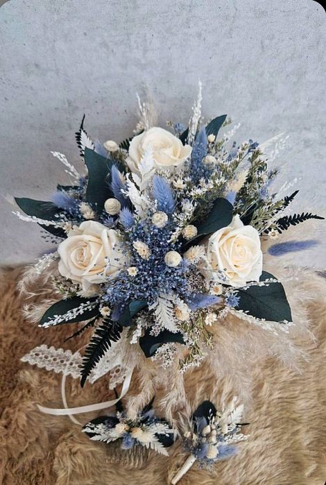 Bukiet ślubny z jasnymi różami 5 wersji