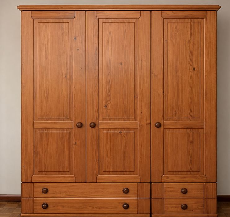 Mobilia de quarto em pinho