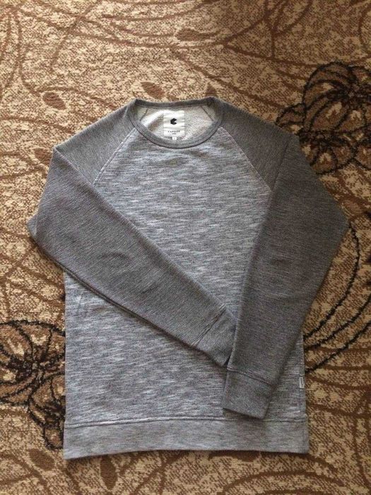 Кофта Capsize отлично смотрится на теле